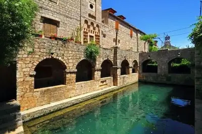 Bazen u objektu House Old town stone house ili u blizini