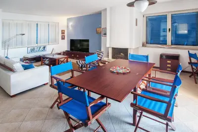 TV i/ili zabavni centar u objektu Villas Violet & Rosemary
