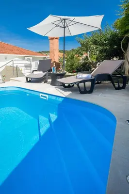 Bazen u objektu Family friendly house with a swimming pool Nerezisca, Brac - 20132 ili u blizini