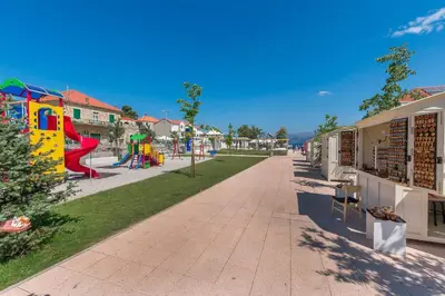 Dječje igralište u objektu Apartments Etica