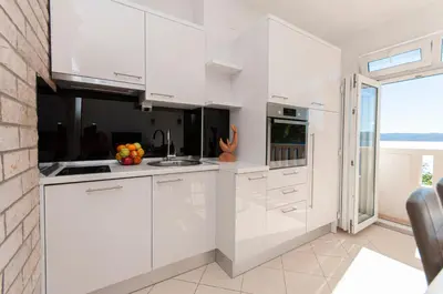 Kuhinja ili čajna kuhinja u objektu Apartments Blazenka