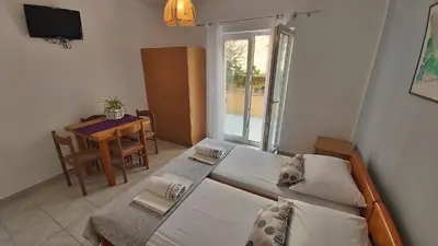 TV i/ili zabavni centar u objektu Apartments Mandalinic