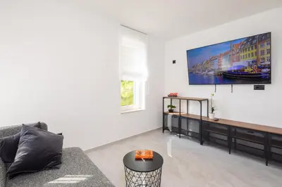TV i/ili zabavni centar u objektu SEAFRONT VILLA for 10 people!