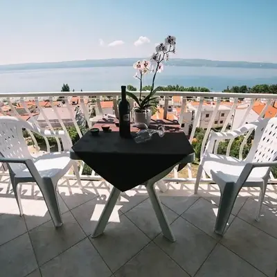 Studio apartment in Duce with sea view