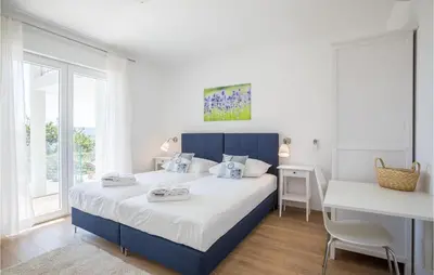 Krevet ili kreveti u jedinici u objektu 6 Bedroom Luxurious Home In Bol
