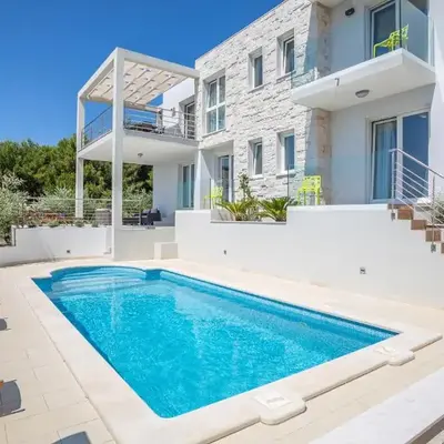 6 Bedroom Luxurious Home In Bol