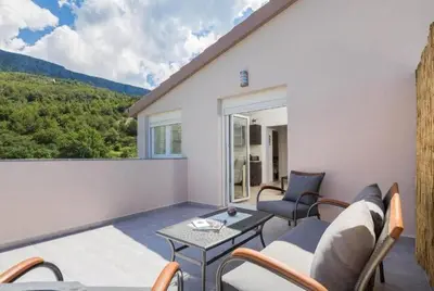 Pogled na planine ili pogled na planine iz apartmana