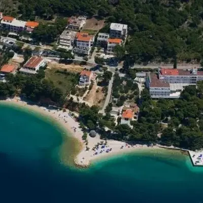 Studio apartment in Brela with a sea view
