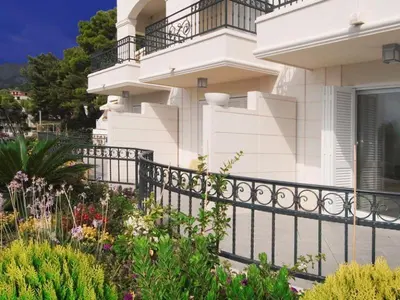 Vrt u objektu Studio apartment in Brela with a sea view, terrace, air conditioning, WiFi 201-4