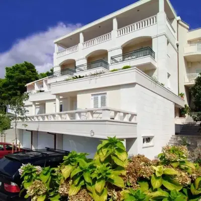 Studio apartment in Brela with a sea view