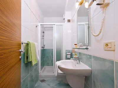 Kupaonica u objektu Studio apartment in Brela with a sea view, terrace, air conditioning, WiFi 201-9