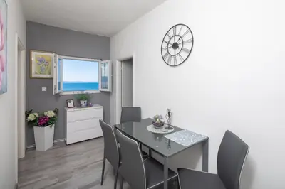 Kuhinja ili čajna kuhinja u objektu Sky Way Apartments