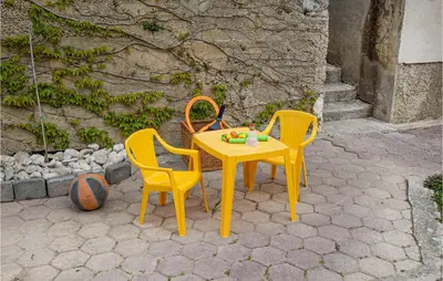 Popločani dio dvorišta ili vanjski dio objekta Nice Apartment In Podstrana With Wifi