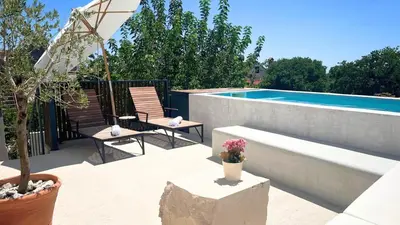 Bazen u objektu She House - built for pleasure - Island of Brač ili u blizini