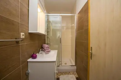 Kupaonica u objektu Apartment in Bol with sea view, terrace, air conditioning, WiFi 5121-4