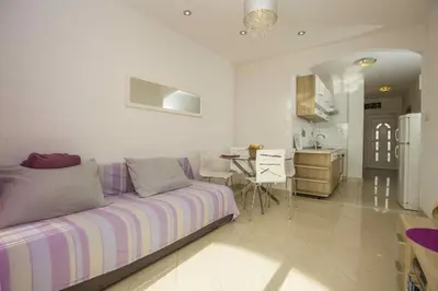Kuhinja ili čajna kuhinja u objektu Apartment in Bol with sea view, terrace, air conditioning, WiFi 5121-4
