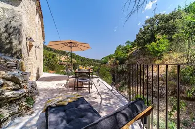 Vrt u objektu Stone bridge cottage