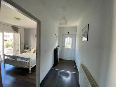 Krevet ili kreveti u jedinici u objektu Black and White Apartment - 2 bedrooms, walk to the beach