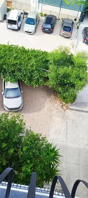 Tlocrt objekta Black and White Apartment - 2 bedrooms, walk to the beach