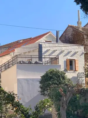 Zgrada u kojoj se nalazi vila