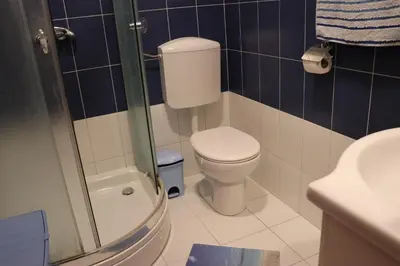 Kupaonica u objektu Apartmani Asja