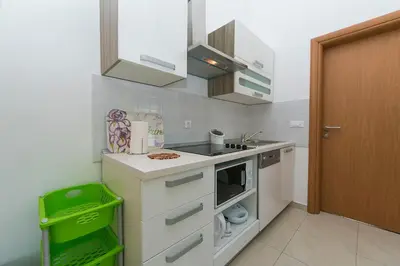 Kuhinja ili čajna kuhinja u objektu Apartments with parking space Brela - Makarska - 20739