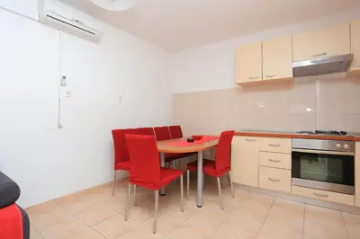 Kuhinja ili čajna kuhinja u objektu Apartments by the sea Brela, Makarska - 20598