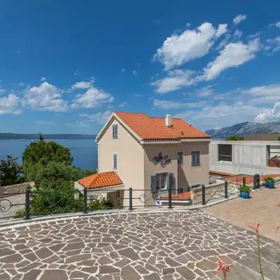 Apartments by the sea Brela