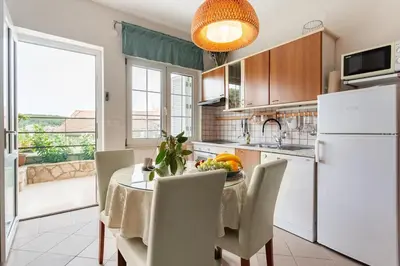 Kuhinja ili čajna kuhinja u objektu Kalina Deluxe Apartments