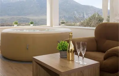 Pogled na planine ili pogled na planine iz apartmana