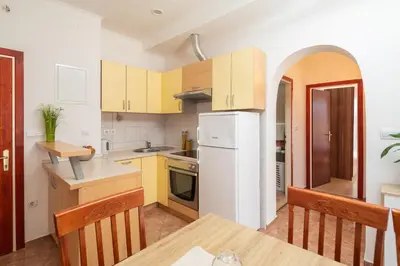 Kuhinja ili čajna kuhinja u objektu Blue Bliss Apartments