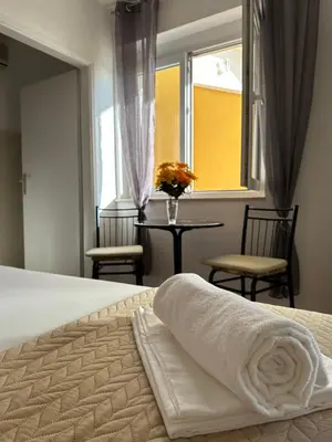 Krevet ili kreveti u jedinici u objektu Villa Ruža 30m from the beach