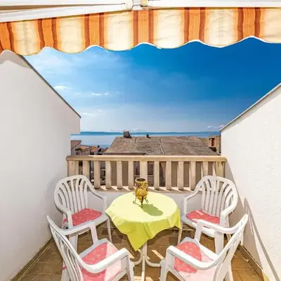 1 Bedroom Awesome Apartment In Makarska