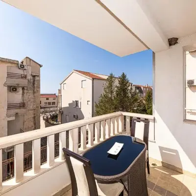 Nice Apartment In Makarska With Wifi