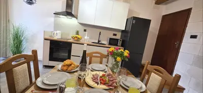 Kuhinja ili čajna kuhinja u objektu Apartments Dinko Podstrana