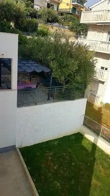 Vrt u objektu Apartments Dinko Podstrana