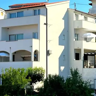 Apartments Dinko Podstrana
