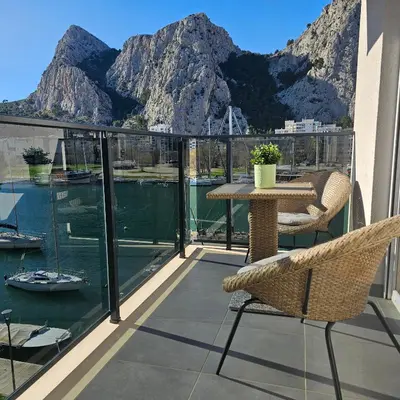 Pogled na planine ili pogled na planine iz apartmana