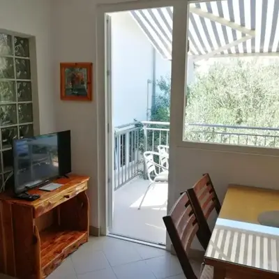Apartment in Duce with balcony
