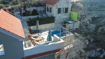 Zgrada u kojoj se nalazi vikendica