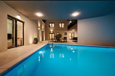 Bazen u objektu Villa Stella, private pool, sleeps 12, Dugi Rat ili u blizini