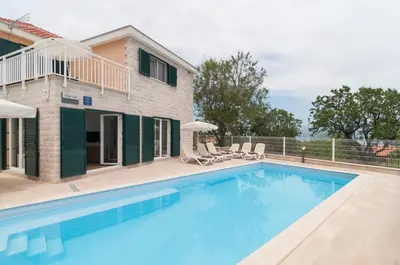 Bazen u objektu Family friendly house with a swimming pool Skrip, Brac - 20897 ili u blizini