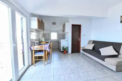 Kuhinja ili čajna kuhinja u objektu Apartments with parking space Nemira, Omis - 21059